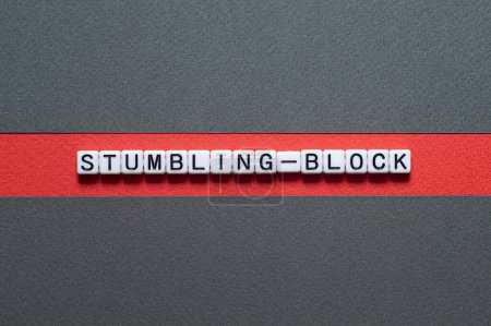 Téléchargez les photos : Stumbling-block - concept de mot sur cubes, texte, lettres - en image libre de droit