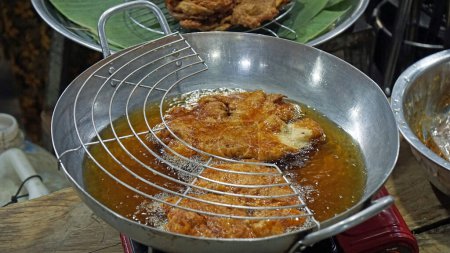 Leckeres Streetfood auf dem lokalen Markt in Kambodscha