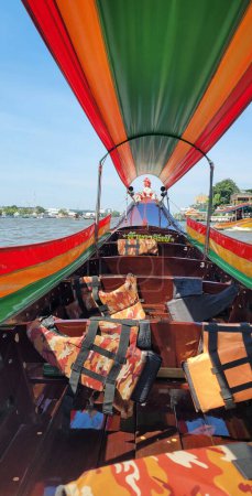 Foto de Barco de cola larga en el río Chao Praya - Imagen libre de derechos