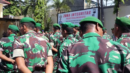 Téléchargez les photos : L'armée indonésienne (TNI AD) organise un défilé de troupes, Pekalongan Indonésie 2 février 2023 - en image libre de droit