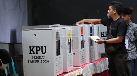 Foto de El ambiente de las elecciones generales en Indonesia, el 14 de febrero de 2024 en Pekalongan - Imagen libre de derechos