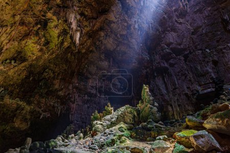 Grottes de Castellana, Pouilles, Italie. Ils montent à moins de deux kilomètres de la ville dans le sud-est de Murge à 330 m.s.l.m. plateau calcaire formé dans le Crétacé supérieur