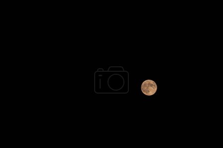 Téléchargez les photos : La Lune, une vue magnifique sur la planète Terre satellite. - en image libre de droit