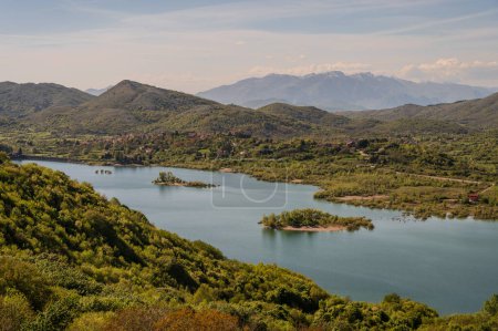 Le lac Gallo Matese est un lac artificiel, créé en barrant le cours de la rivière Sava. Ce lieu enchanteur a été défini comme la "petite Matesina Suisse" en raison de ses caractéristiques naturelles