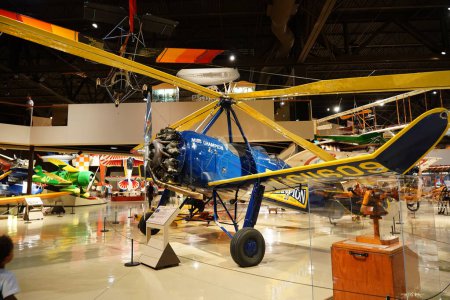 Foto de Oshkosh, Wisconsin EE.UU. - 30 de julio de 2022: Colección de aviones de historia dentro del Museo de Aviación EAA - Imagen libre de derechos