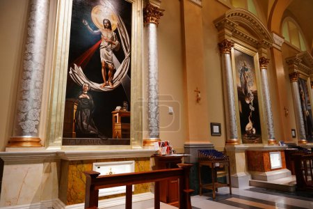 Téléchargez les photos : La Crosse, Wisconsin États-Unis - 2 juillet 2022 : détails intérieurs du sanctuaire de Notre-Dame de Guadalupe - en image libre de droit