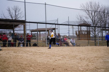 Téléchargez les photos : Jeu de baseball pour filles Campbellsport 28 mars 2019 - en image libre de droit