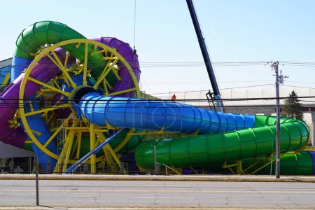 Téléchargez les photos : Wisconsin Dells, Wisconsin États-Unis - avril 1st, 2022 : Medusa Slidewheel new water ride at Mt. Olympus station d'eau et parc à thème. - en image libre de droit