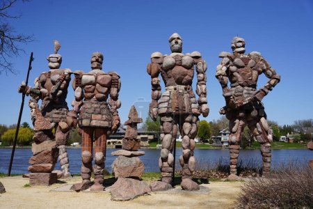Foto de Rockford, Illinois - Estados Unidos - 17 de abril de 2023: The Rock Guardians of Rockford sculptures by artist Terese Agnew. - Imagen libre de derechos