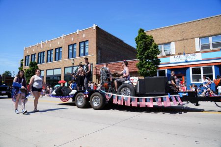 Téléchargez les photos : Sheboygan, Wisconsin / États-Unis - 4 juillet 2019 : De nombreux membres de la communauté sont venus assister au défilé du festival de la fierté de la liberté du 4 juillet au centre-ville. - en image libre de droit