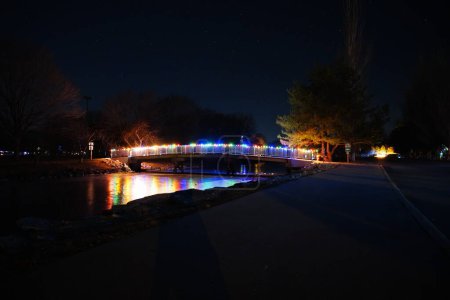 Téléchargez les photos : Lumières de Noël Habillage Parc au bord du lac à Fond du Lac, Wisconsin - en image libre de droit