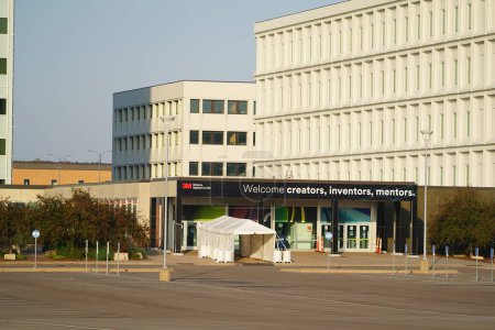 Téléchargez les photos : Maplewood, Minnesota États-Unis - 10 octobre 2021 : Administration Corporation building of 3M. - en image libre de droit