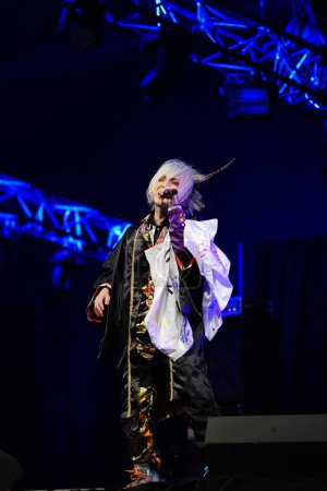 Foto de Milwaukee, Wisconsin, EE.UU. - 13 de febrero de 2020: La banda japonesa de rock visual kei ACME realizó su primer concierto en el extranjero en Anime Milwaukee en el Wisconsin Center. - Imagen libre de derechos