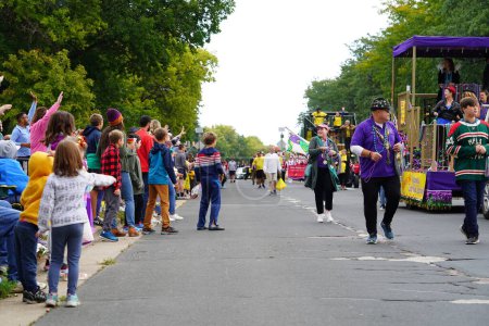 Foto de La Crosse, Wisconsin - 1 de octubre de 2022: La comunidad celebró un desfile de festivales alemanes durante el Oktoberfest. - Imagen libre de derechos