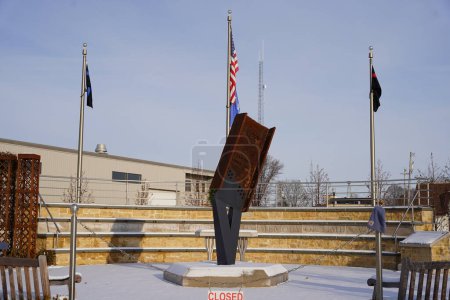 Foto de Kewaskum, Wisconsin, EE.UU. - 19 de diciembre de 2022: Wisconsin World Trade Center 9-11 memorial site. - Imagen libre de derechos