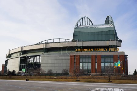 Foto de Milwaukee, Wisconsin, Estados Unidos - 19 de diciembre de 2022: American Family Field of Milwaukee Brewers Baseball team owned by American Family Insurance. - Imagen libre de derechos