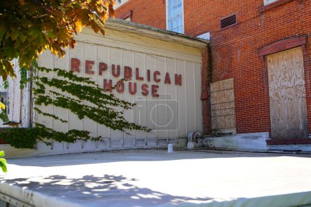 Foto de Ripon, Wisconsin, EE.UU. - 30 de mayo de 2021: Sitio histórico nacional abandonado del lugar de nacimiento del Partido Republicano en Ripon, Wisconsin durante el verano. - Imagen libre de derechos