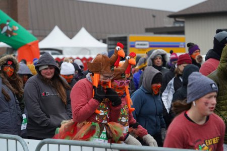 Foto de Marshfield, Wisconsin, EE.UU. - 25 de noviembre de 2021: Festival Foods celebró su carrera anual Turkey Trot para el Día de Acción de Gracias 2021. - Imagen libre de derechos