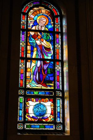 Foto de St Paul, Minnesota, Estados Unidos - 9 de octubre de 2021: Iglesia ventana de mosaico de la catedral de Saint Paul en Minnesota, Estados Unidos - Imagen libre de derechos