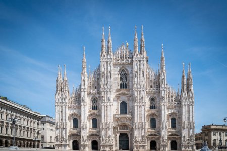 Téléchargez les photos : La cathédrale historique de Milan en Italie - en image libre de droit