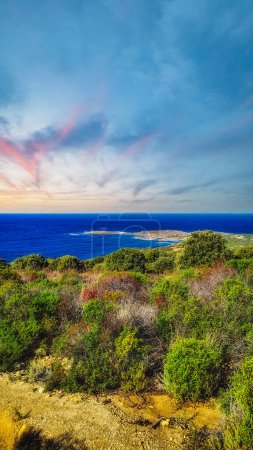Téléchargez les photos : Réserve naturelle de Scandola, île de Corse. Paysage marin, sud de la France - en image libre de droit