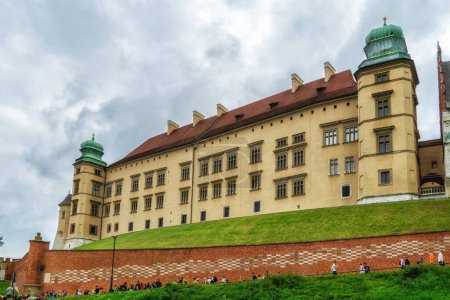 Téléchargez les photos : The northern entrance to Wawel Castle at Krakow in Poland. - en image libre de droit