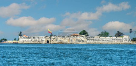 Téléchargez les photos : La forteresse de San Fernando à Bocachica, en Colombie. Voici les vestiges de la deuxième forteresse construite sur ce site protégeant l'approche de Cartagena Columbia. - en image libre de droit