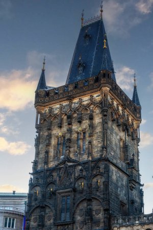 Der gotische Pulverturm Prasna Brana in der Prager Altstadt, das Pulvertor auf dem königlichen Krönungsweg