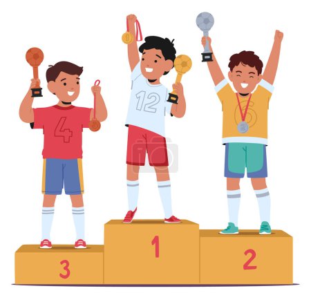 Drei jubelnde junge Fußballer stehen auf Siegerpodesten. Charaktere, die Pokale und Medaillen in den Händen halten und Erfolge bei Jugendfußballturnieren mit breitem Lächeln feiern. Cartoon People Vektor Illustration