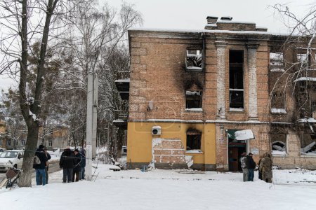 Téléchargez les photos : Cette photo montre la scène de crime après le vol de graffitis Banksy à Gostomel, en Ukraine - en image libre de droit