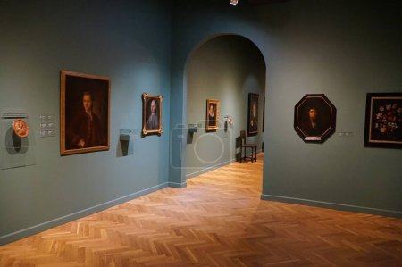 Foto de Colección de retratos y pinturas antiguas en el Museo Nacional de Gdansk - Imagen libre de derechos