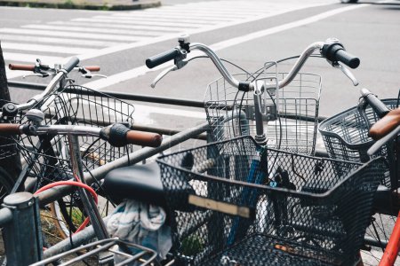 Téléchargez les photos : Parking à vélos variété extérieure vélo classique à Tokyo Japon - en image libre de droit