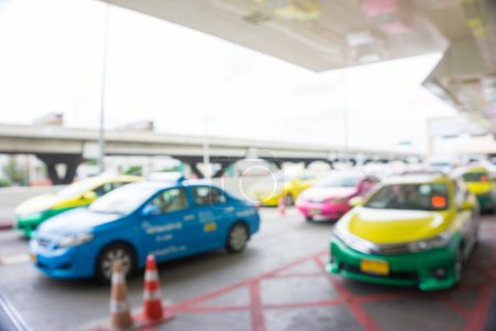 Foto de Resumen borrosa ciudad taxi en el aeropuerto de pasajeros Donmueang Bangkok Tailandia - Imagen libre de derechos