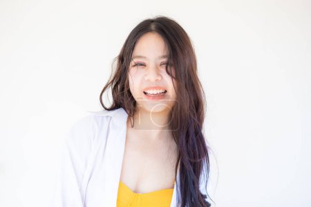 Téléchargez les photos : Portrait of beautiful young asian pretty woman white collar shirt on white background in studio - en image libre de droit