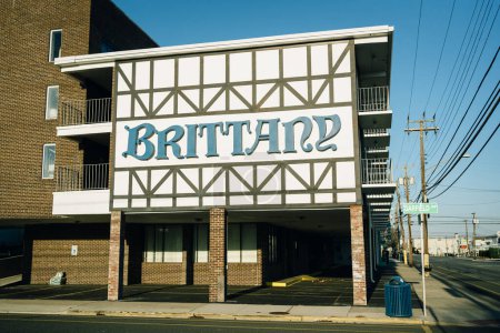 Téléchargez les photos : Panneau vintage Brittany Motel, Wildwood, New Jersey - en image libre de droit