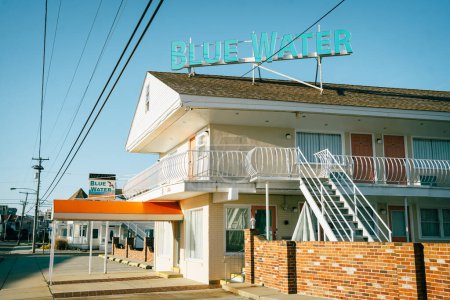 Téléchargez les photos : Panneau vintage Blue Water Motel, Wildwood Crest, New Jersey - en image libre de droit