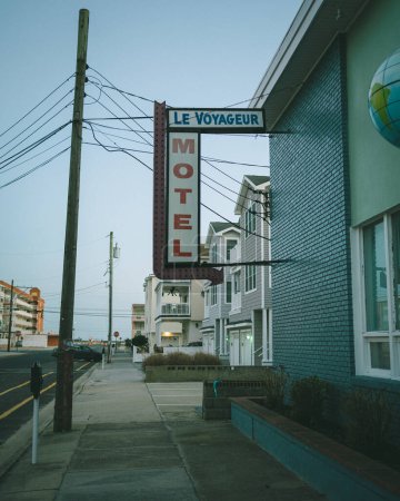 Téléchargez les photos : Le Voyageur Motel vintage sign, Wildwood, New Jersey - en image libre de droit
