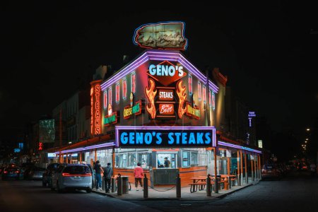 Téléchargez les photos : Genos Steaks enseignes au néon vintage la nuit, Philadelphie, Pennsylvanie - en image libre de droit