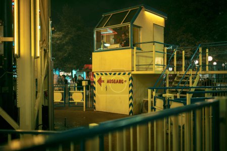 Foto de Escena nocturna en el parque de atracciones Prater en Viena, Austria - Imagen libre de derechos