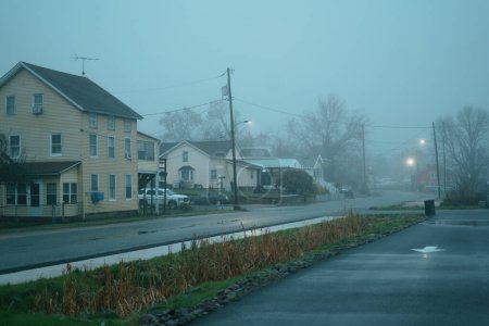 Téléchargez les photos : Foggy scène de nuit à Havre de Grace, Maryland - en image libre de droit