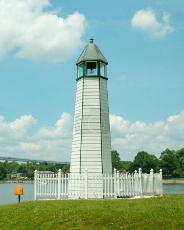 Faro del puente Bethel en Chesapeake City, Maryland