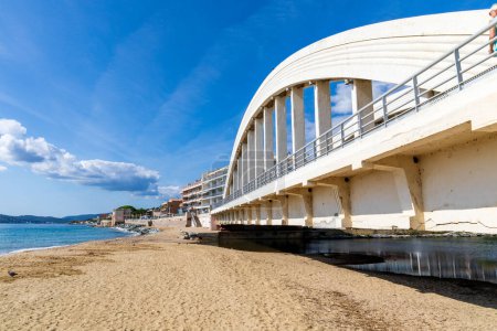 Téléchargez les photos : Sainte Maxime famous bridge, French Riviera - en image libre de droit