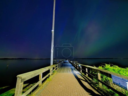 Aurora Boreal ilumina el cielo sobre Sidney BC en una rara actividad solar intensiva