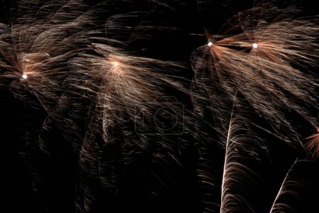 Téléchargez les photos : Real fireworks photography and abstract colorful fireworks background - en image libre de droit
