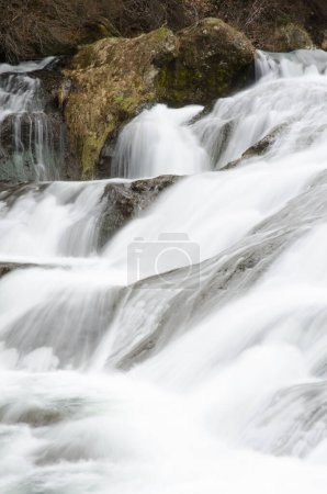 Téléchargez les photos : Chutes Ryuzu dans la rivière Yugama. Parc national Nikko. Préfecture de Tochigi. Japon. - en image libre de droit