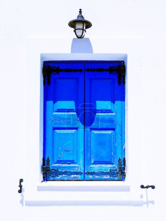 Foto de Ventanas de estilo griego - ventana azul y blanca. Foto de alta calidad - Imagen libre de derechos