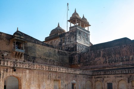 Amer, Jaipur, Indien. 16. Februar 2023 Blick auf den Innenhof des Bernstein-Forts (oder Amer-Forts))