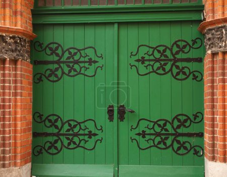 Foto de La puerta de entrada a la Iglesia de Santa María, Stargard - Imagen libre de derechos