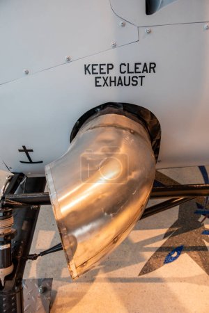 Téléchargez les photos : Lexington Park, Maryland, USA Un échappement moteur dans un avion au Patuxent River Naval Air Museum - en image libre de droit