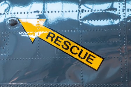 Téléchargez les photos : Lexington Park, Maryland, USA Un panneau de sauvetage dans un avion au Patuxent River Naval Air Museum - en image libre de droit